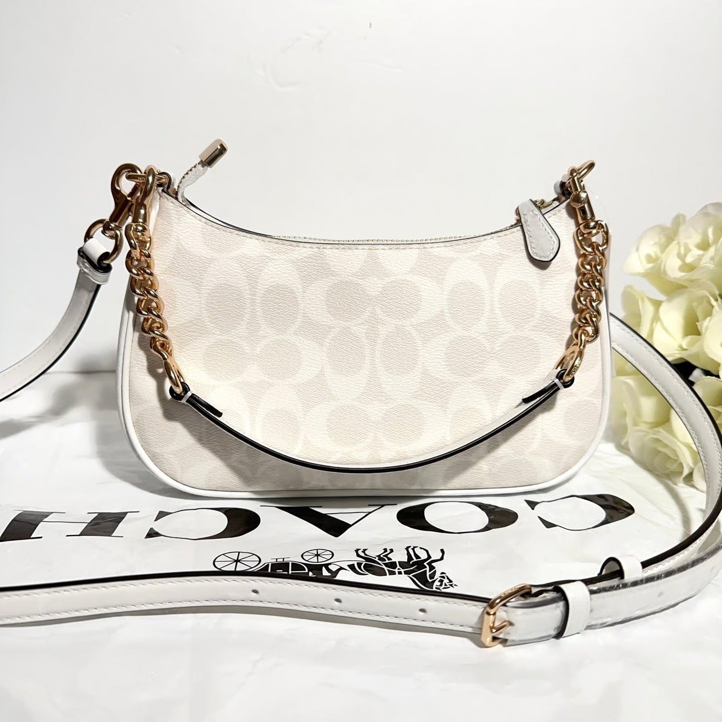 Coach Teri Shoulder Bag (Style Ca548 and Cv934) 💗