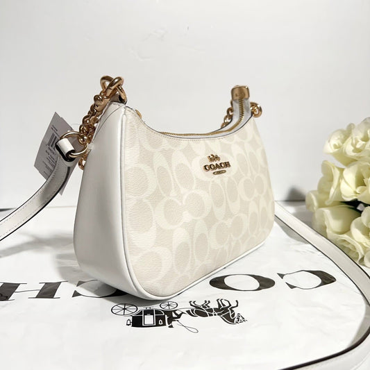 Coach Teri Shoulder Bag (Style Ca548 and Cv934) 💗